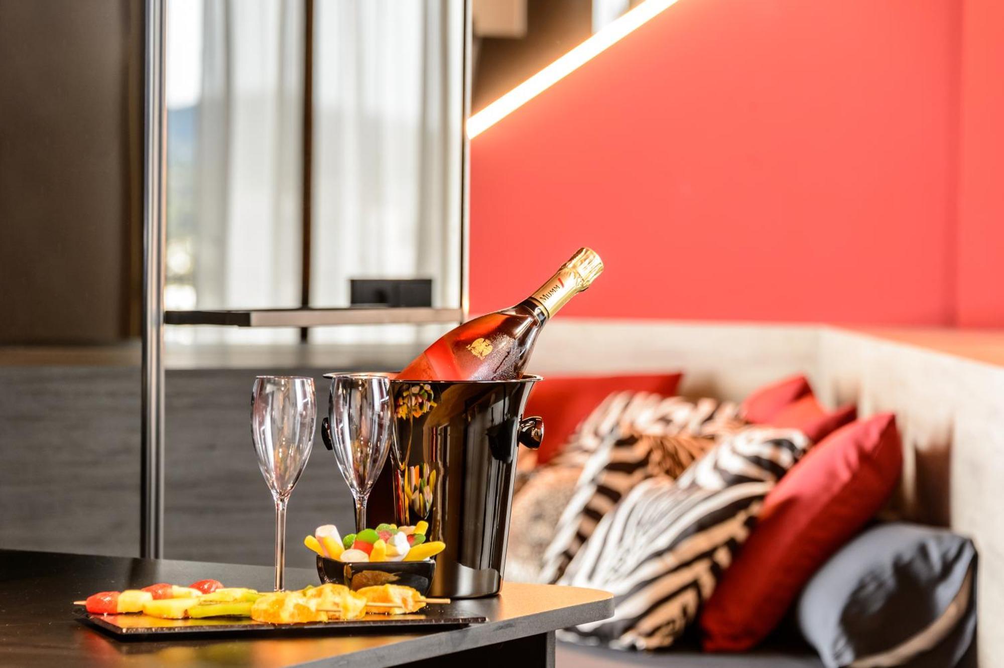 Hotel Vibra District - Adults Only Sant Antoni de Portmany Esterno foto