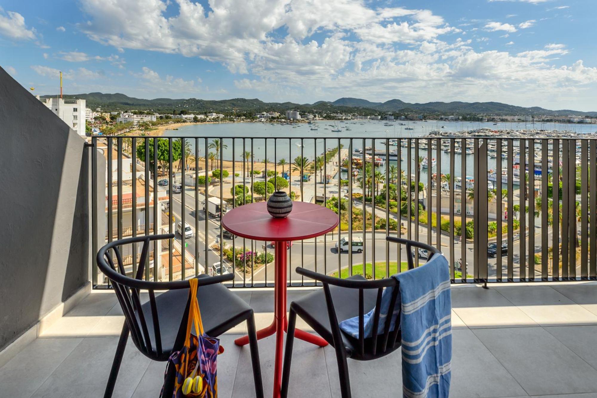 Hotel Vibra District - Adults Only Sant Antoni de Portmany Esterno foto