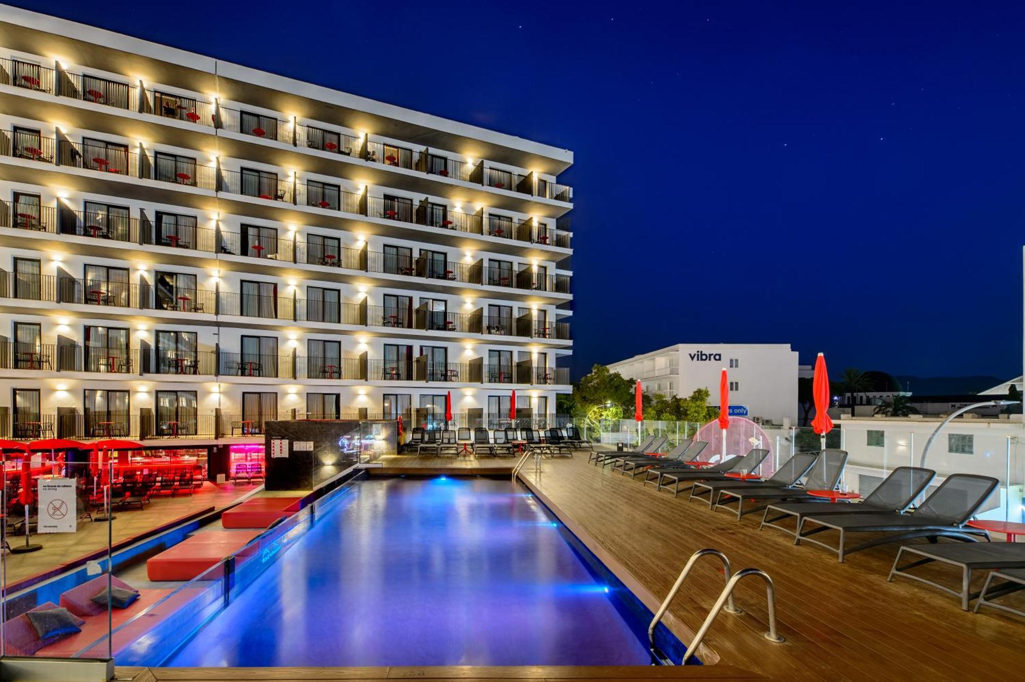 Hotel Vibra District - Adults Only Sant Antoni de Portmany Esterno foto