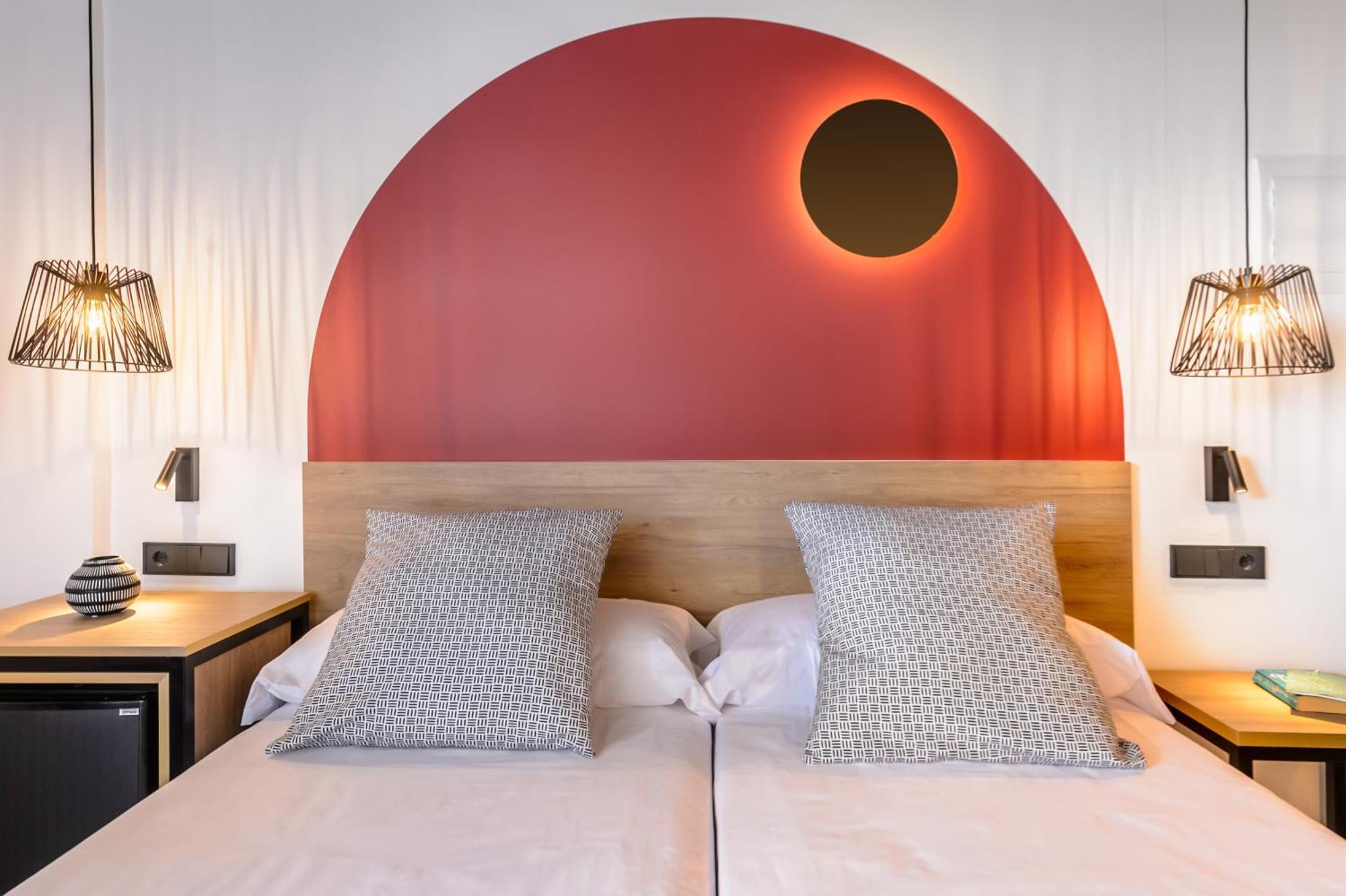 Hotel Vibra District - Adults Only Sant Antoni de Portmany Esterno foto